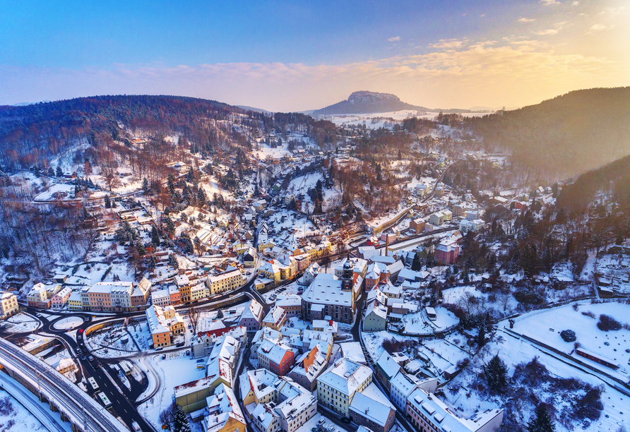 Panoramaausblick von der Festung Königstein im Winter – ein beliebtes Ausflugsziel das ganze Jahr über!