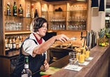 Wein, Bier oder lieber ein Cocktail? An der Bar werden Ihnen viele köstliche Drinks angeboten.