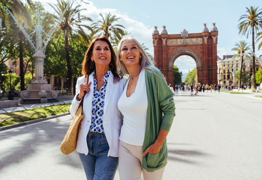 Schlendern Sie durch Barcelona, vorbei an zahlreichen Sehenswürdigkeiten.