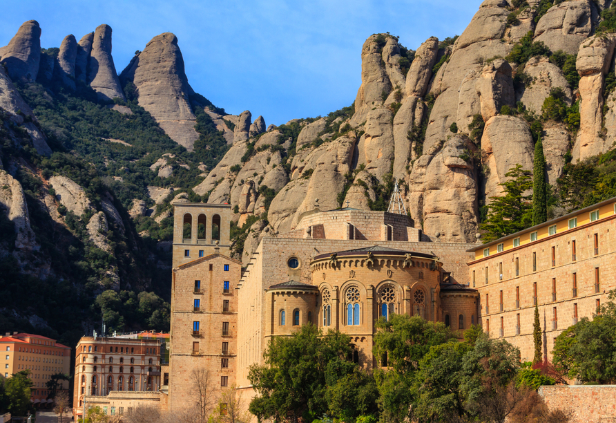 Zum Kloster Montserrat fahren Sie mit der Zahnradbahn – an die Fahrt werden Sie sich gerne zurückerinnern.