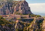 Überwältigend ist der Blick auf das berühmte Kloster Montserrat, auf dessen Besuch Sie sehr gespannt sein dürfen.