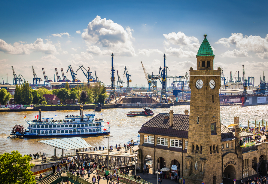 Erleben Sie den Hafen hautnah und lassen Sie sich von der maritimen Atmosphäre begeistern.