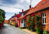 Bewundern Sie die traditionelle Architektur in Rønne auf Bornholm.