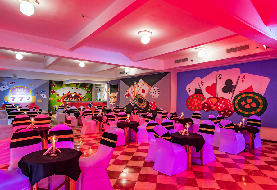 Die Lounge-Bar im Bel Air Azur Resort