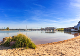 Am Störmthaler See, an dem das Resort gelegen ist, warten Natur und Erholung pur.