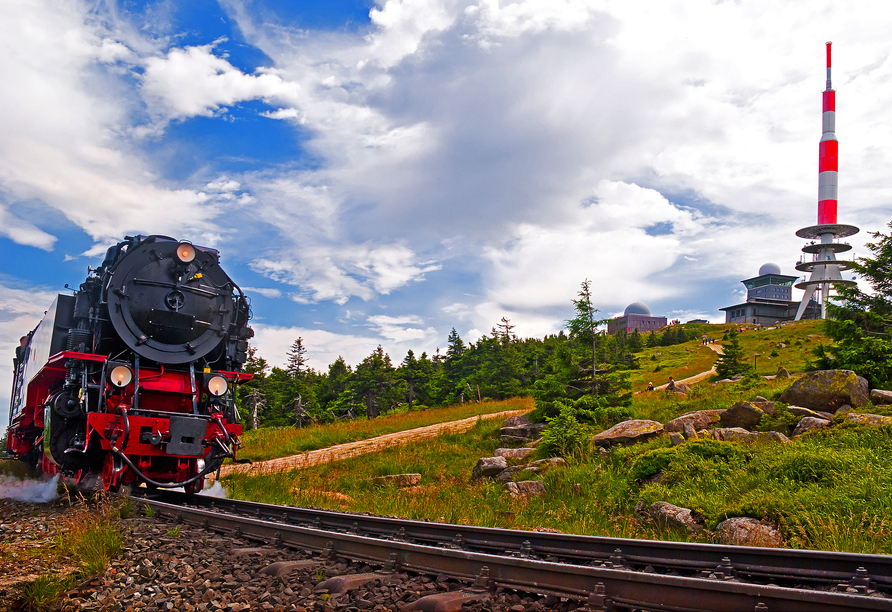 Mit der Harzer Schmalspurbahn gelangen Sie bequem auf den sagenumwobenen Brocken.