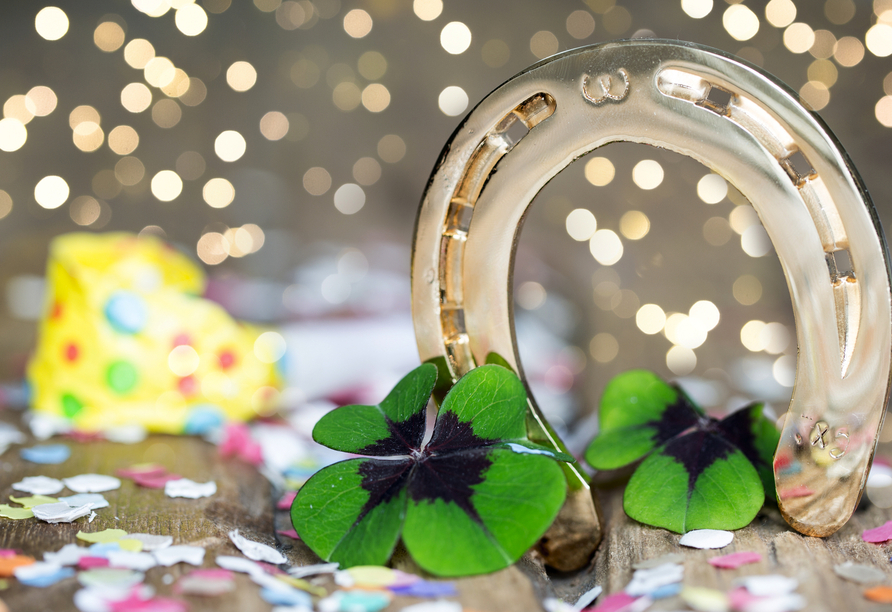 Wir wünschen Ihnen viel Glück im neuen Jahr!