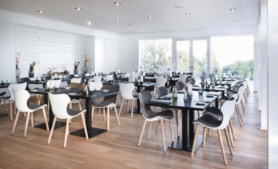 Im Restaurant genießen Sie köstliche Speisen.