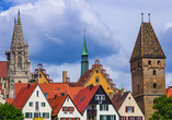 Bestaunen Sie zahlreiche Sehenswürdigkeiten wie das Ulmer Münster im Bildhintergrund.