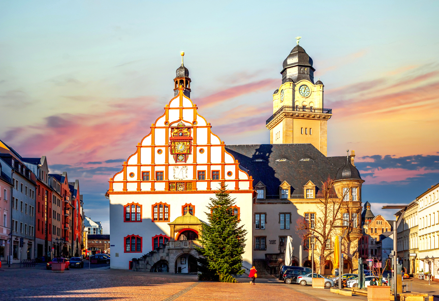 Besuchen Sie Plauen und schlendern Sie durch die Altstadt.
