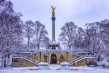 Dem Friedensengel begegnen Sie in den Maximiliansanlagen in München.