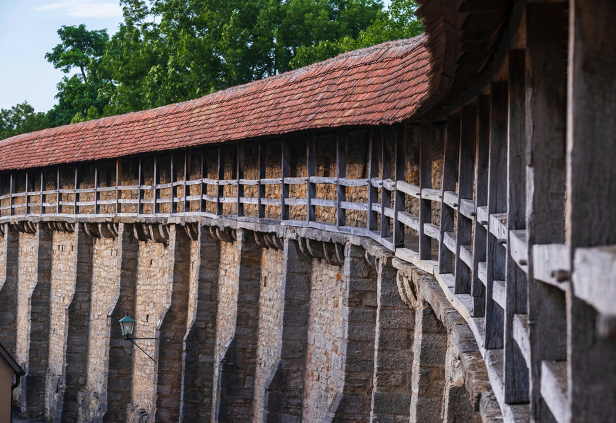 Der Gang über die Stadtmauer fühlt sich wie eine Zeitreise an - überzeugen Sie sich selbst.