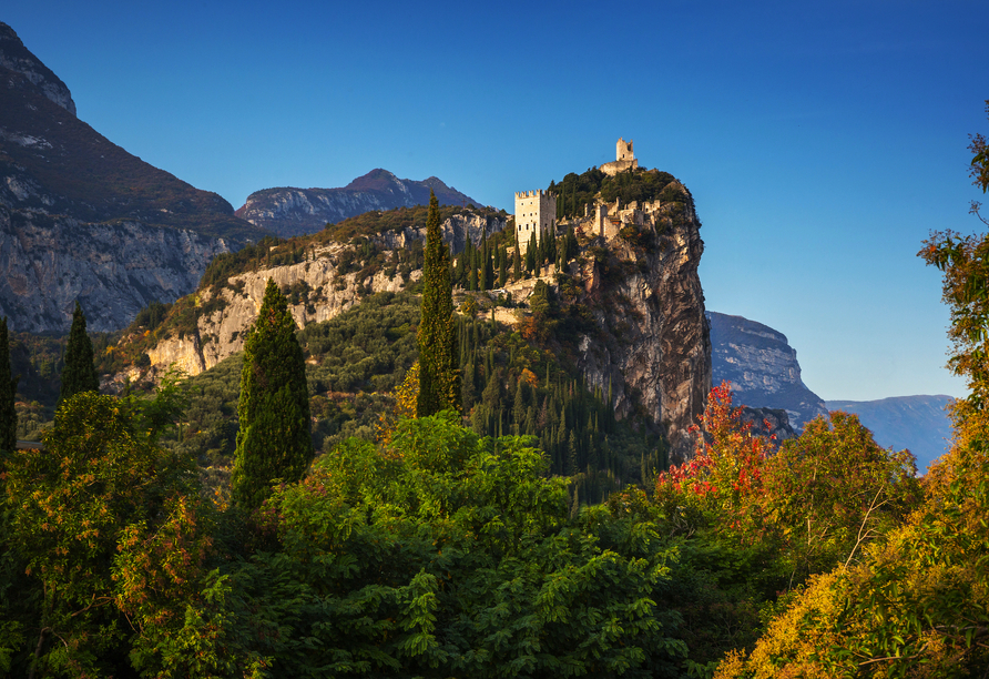 Die beeindruckende Burgruine von Arco zählt zu den schönsten Burgen des Trentino.