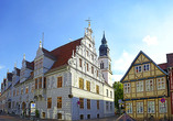 Bewundern Sie die eindrucksvolle Architektur des Celler Rathauses.