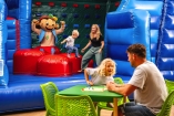 Lachen, Spielen, Glücklichsein – willkommen in der YOKI AHORN Kinderwelt!