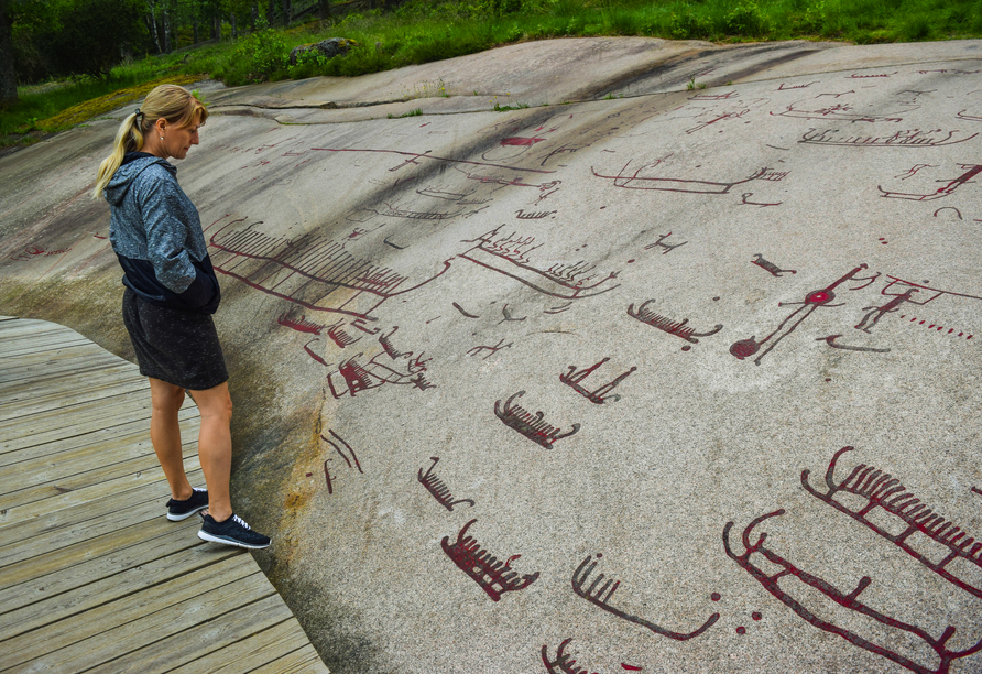 Die rund 3.000 Jahre alten Felsenzeichnungen von Tanum werden Sie beeindrucken (Schweden).