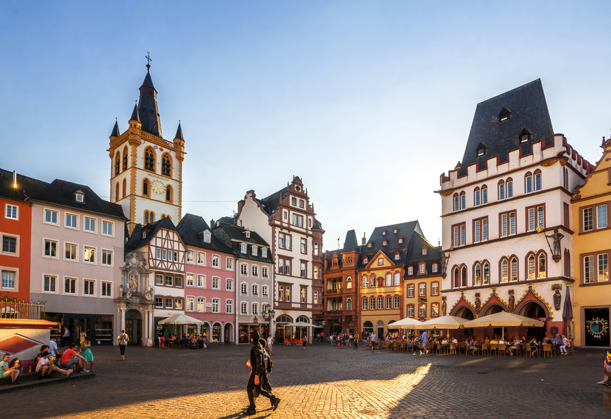 Schlendern Sie über den Hauptmarkt in Trier.