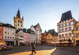 Schlendern Sie über den Hauptmarkt in Trier.