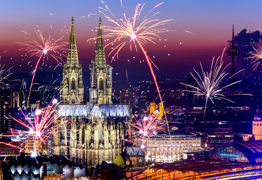 Verbringen Sie einen unvergesslichen Rutsch ins neue Jahr im Hotel &REPEAT Köln Airport!