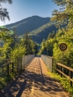 Radeln Sie über Brücken mit Panorama – die perfekte Verbindung zwischen Natur und Bewegung.