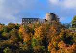 Genießen Sie die Mittelalterromantik an der Burgruine Windeck.