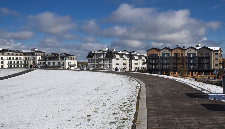 Deich Panorama von Büsum im Winter