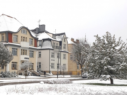 Herzlich willkommen im Hotel Afrodyta Spa vor winterlicher Kulisse!