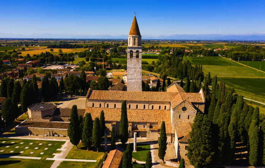 Erleben Sie Geschichte zum Anfassen – Aquileia erwartet Sie mit römischem Erbe.