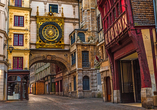 Betrachten Sie die astronomische Uhr in Rouen.