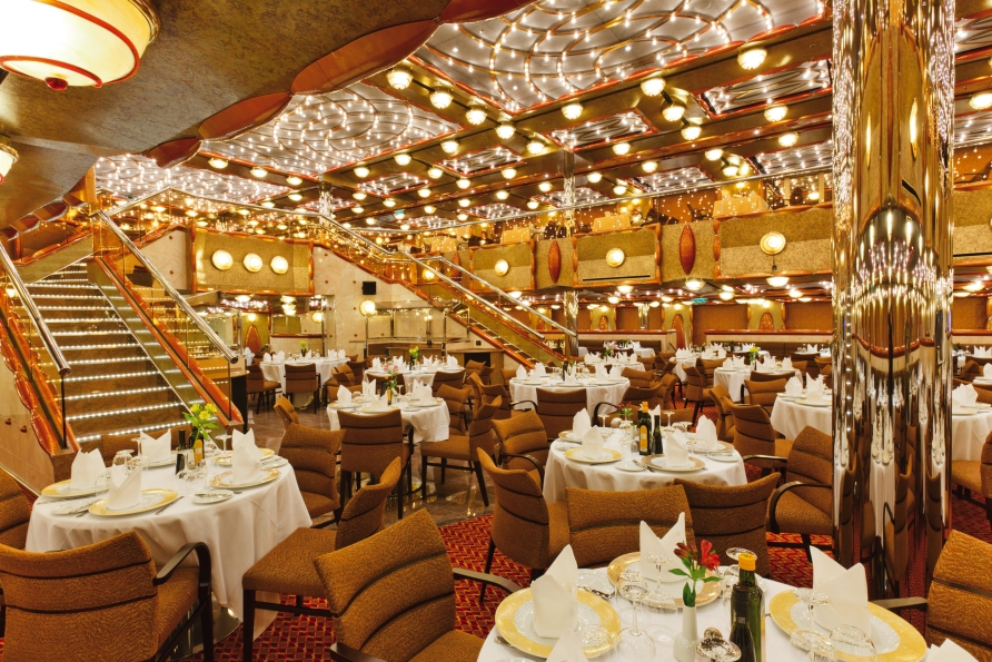 Schmackhafte Speisen verwöhnen Ihren Gaumen in den Restaurants der Costa Favolosa.