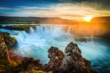 Auch der sensationelle Goðafoss befindet sich in der Nähe von Akureyri.