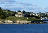 Die historische Festung Pendennis Castle begrüßt Sie schon bei Ihrer Einfahrt in den beeindruckenden Naturhafen von Falmouth.