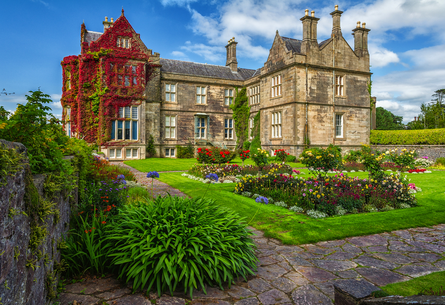 Auf dieser Reise erwarten Sie auch malerisch angelegte Gärten, wie die Muckross Gärten.