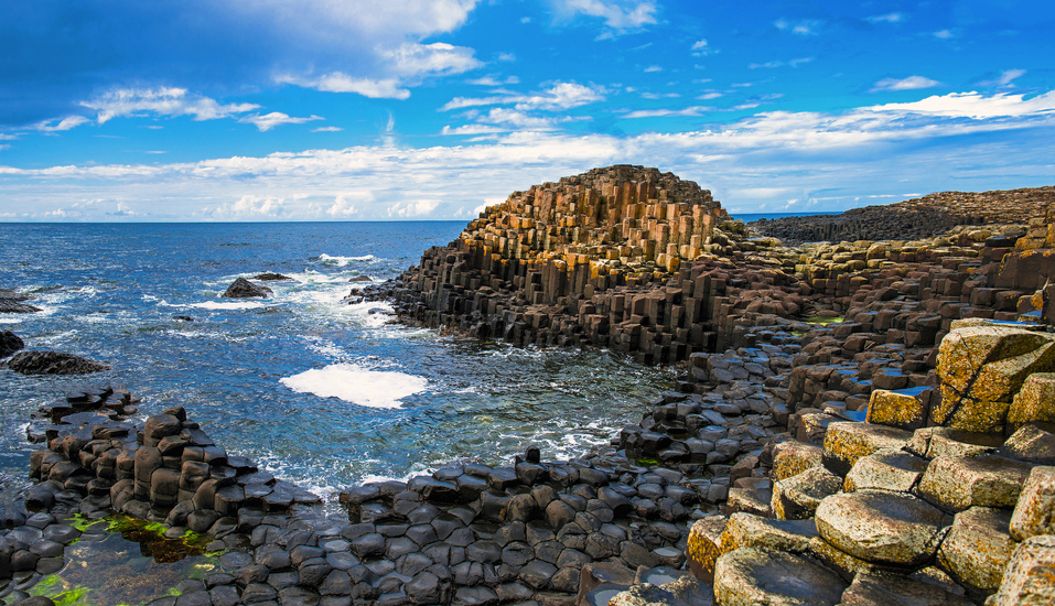 Der Giant's Causeway mit seinen Basaltsäulen wird Sie beeindrucken.