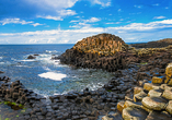 Der Giant's Causeway mit seinen Basaltsäulen wird Sie beeindrucken.