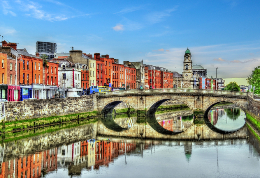 Dublin, die Hauptstadt Irlands, erwartet Sie zu einer Panorama-Stadtrundfahrt.