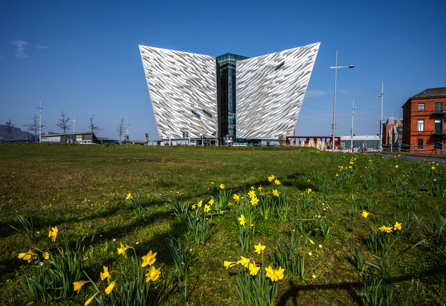 Buchen Sie das Eintrittsgelderpaket dazu und besuchen Sie das Titanic Museum in Belfast.