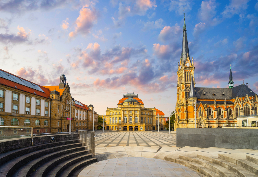 Die Stadt Chemnitz lädt zu einer Stadterkundung und zum Shoppen ein.