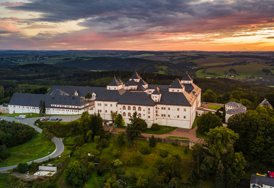 Das Schloss Augustusburg bietet nicht nur bei Sonnenuntergängen wunderschöne Ausblicke. 