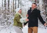 Genießen Sie eine schöne Zeit und erkunden Sie den malerischen Schwarzwald im Winter.