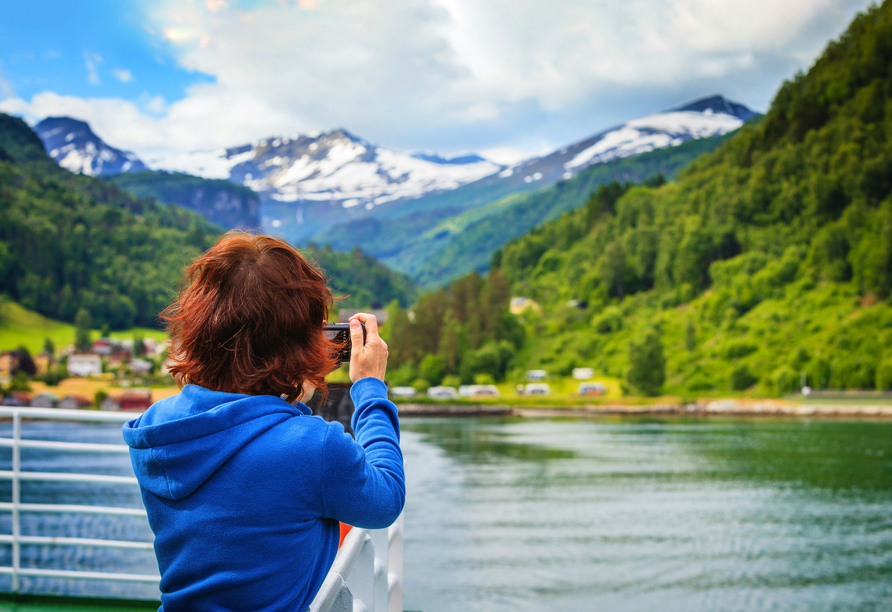 Vergessen Sie nicht Ihre Kamera, um die spektakulären Landschaften Norwegens einzufangen.