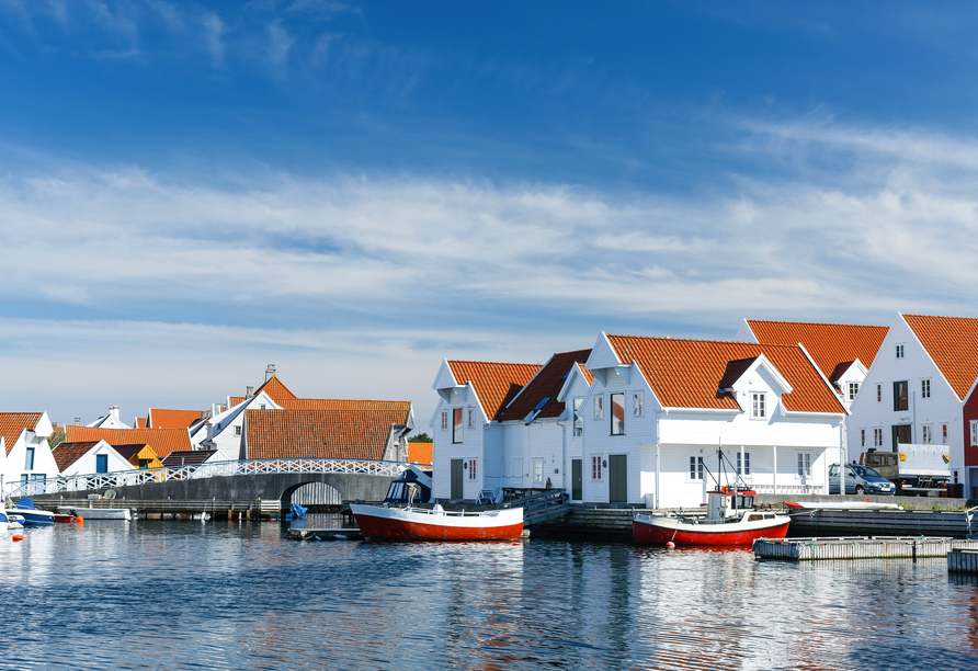 Machen Sie einen Ausflug in die charmante Hafenstadt Skudeneshavn.