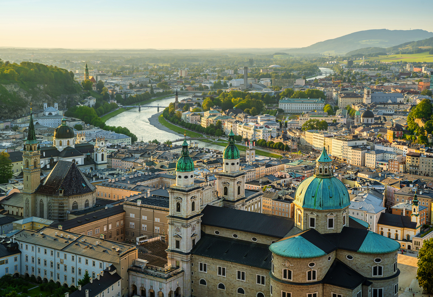Die Mozartstadt liegt nur ca. 20 km von Ihrem Hotel entfernt.