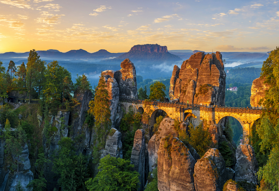 Ein Besuch der Basteibrücke in der Sächsischen Schweiz lohnt sich.