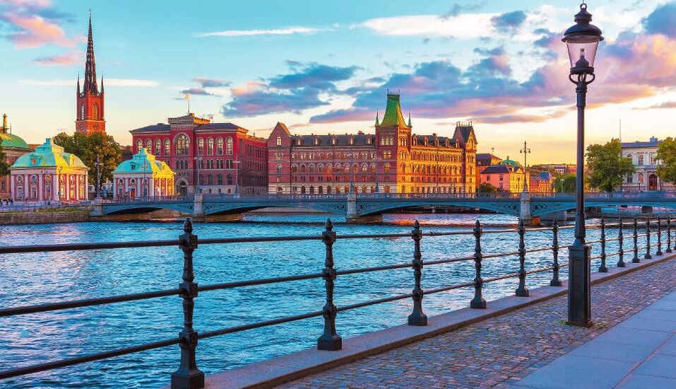 Stockholm, die Hauptstadt von Schweden, begrüßt Sie herzlich.