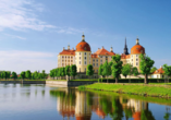 Ein Besuch des Schlosses Moritzburg gehört zu den beliebtesten Aktivitäten im Dresdner Umland.