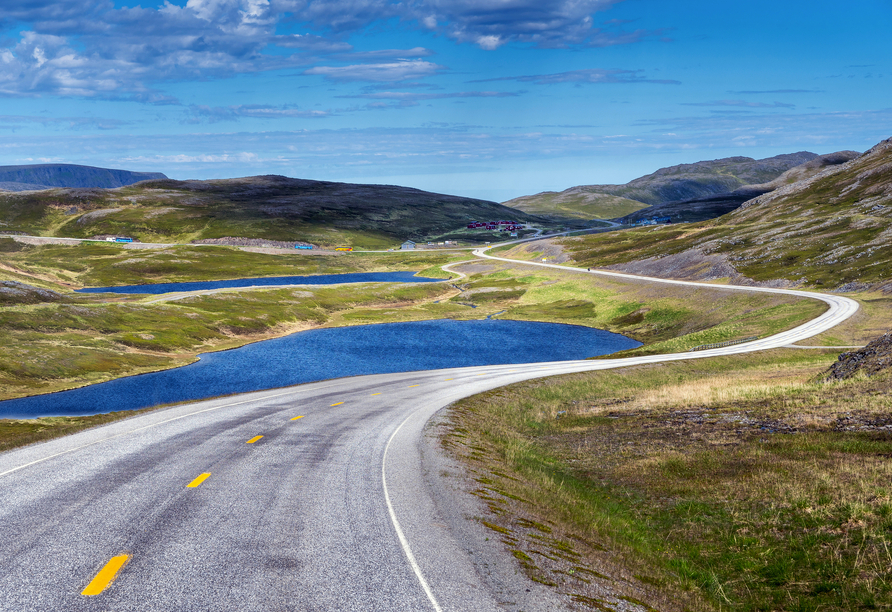 Auf Ihrem Weg von Olderfjord zum Nordkap passieren Sie die atemberaubenden Landschaften Nordnorwegens.