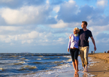 Der Strand lädt zu ausgedehnten Spaziergängen für die perfekte Auszeit ein.