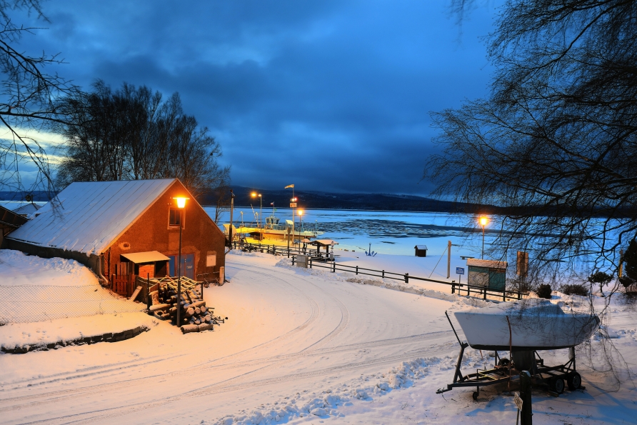 Silvester feiern in einer traumhaften Schneelandschaft.