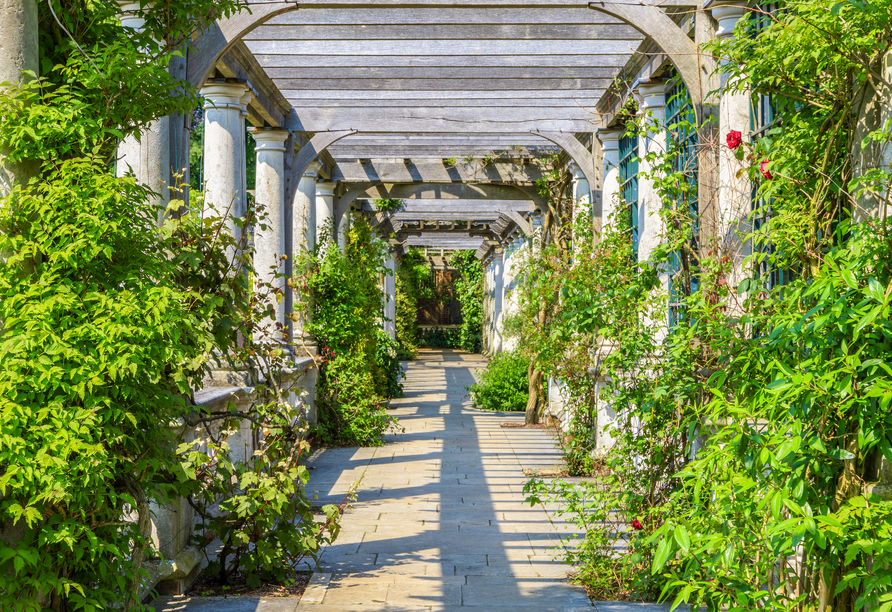 Im The Hill Garden und Pergola nahe Hampstead Heath bestaunen Sie die atmosphärische Pergola.